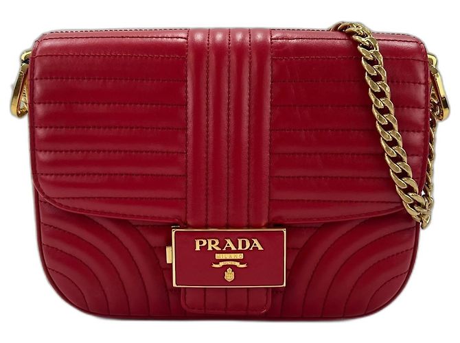 Prada Diagram gesteppte Schultertasche Rot