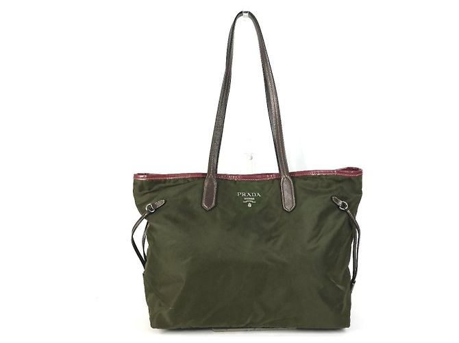 Tote Sac cabas/Sac à épaule Prada Triangle Logo Rouge Kaki