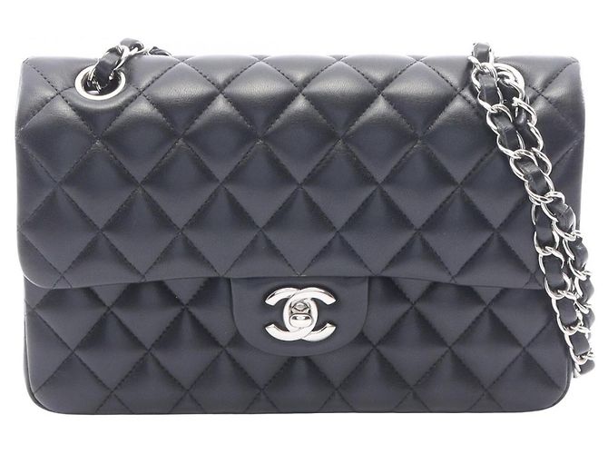 Timeless Borsa a tracolla Chanel Matelassé Double Flap Nero