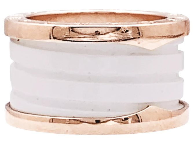 Anello Bulgari "B.Zero1", oro giallo e ceramica bianca.