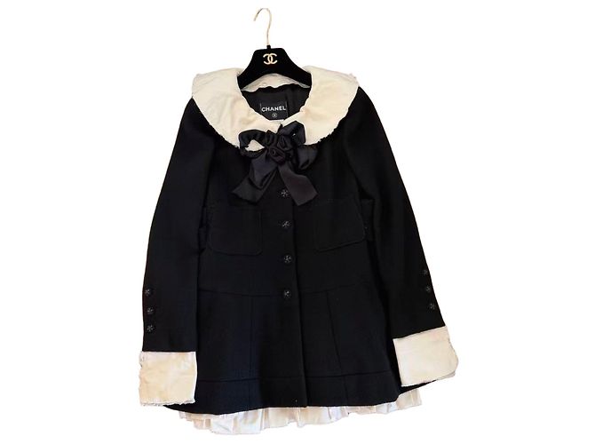 Chanel Black Wool Jacket Size 42 Multiple colors