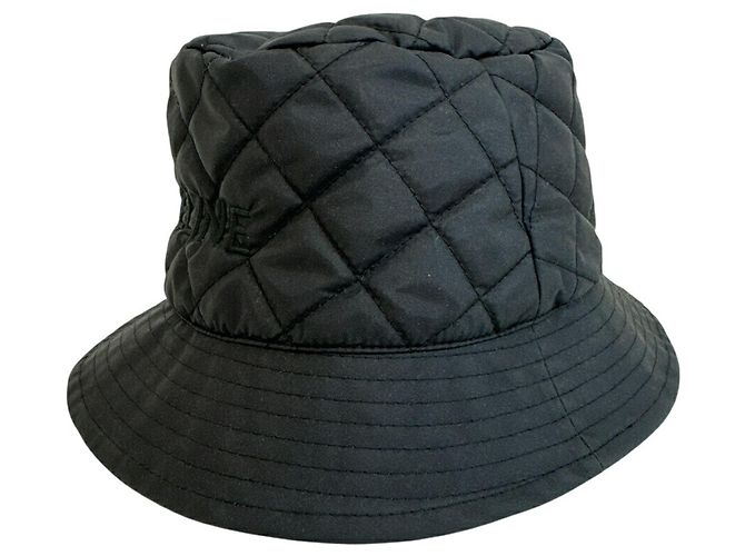 Céline Chapéu Bucket acolchoado Celine em Black Preto
