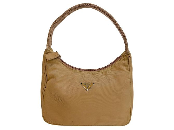 Prada Triangle Nylon-Tasche Beige