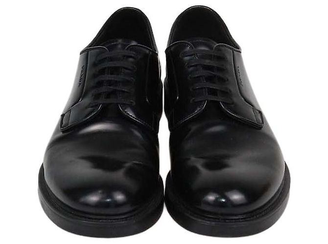Derby stringati Prada in pelle spazzolata nera Nero