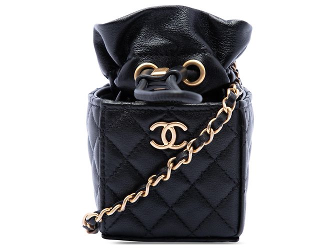 Borsa secchiello Chanel Mini in vitello matelassé nera con coulisse Nero
