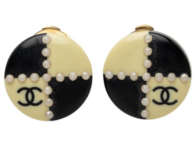 Chanel Black CC Emaille Karomuster Kunstperlen Runde Clip-On Ohrringe Schwarz