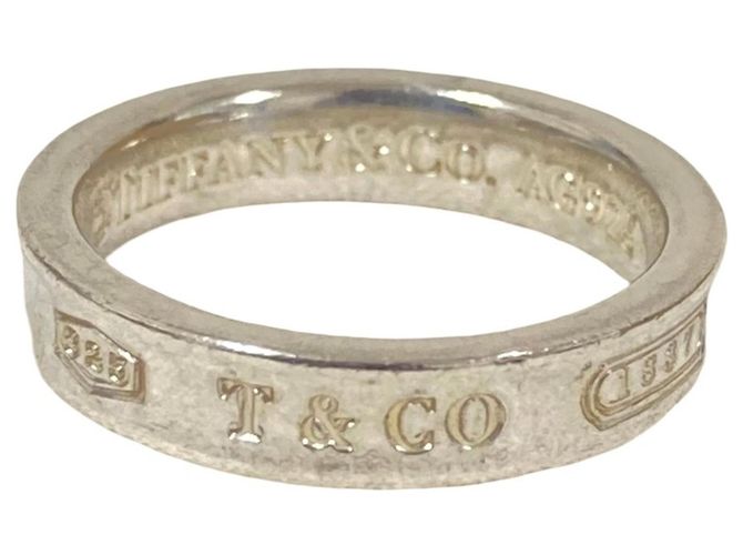 Anillo Tiffany & Co. 1837 Narrow Band