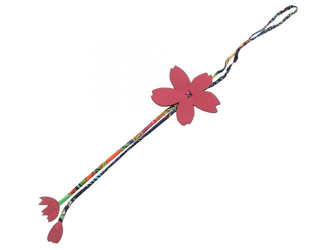 Hermès Accessorio Ciondolo Petit H Sakura Hermes Rosa Verde Verde chiaro