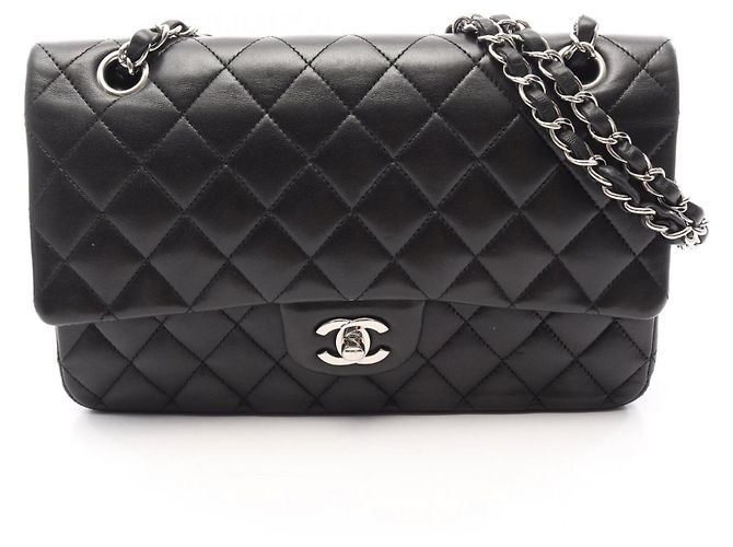 Borsa a tracolla Chanel Matelassé Double Flap Nero
