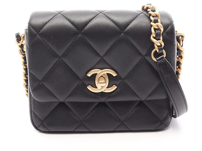 Bolsa de Ombro Chanel Matelassé Preto