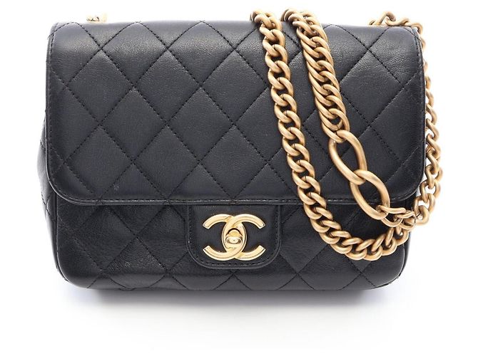 Borsa a tracolla Chanel Matelassé in pelle nera Nero