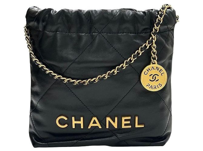 Chanel Mini Bag 22 Preto em Couro de Bezerro