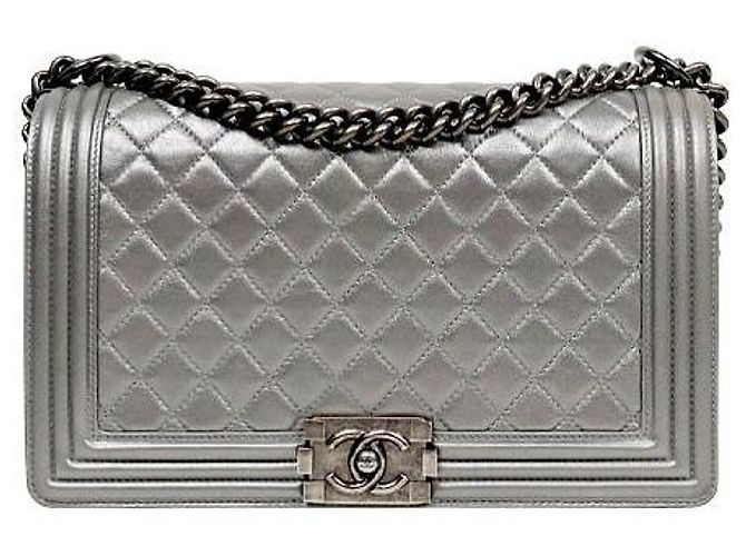 Chanel Bolso de hombro Boy grande plateado Plata