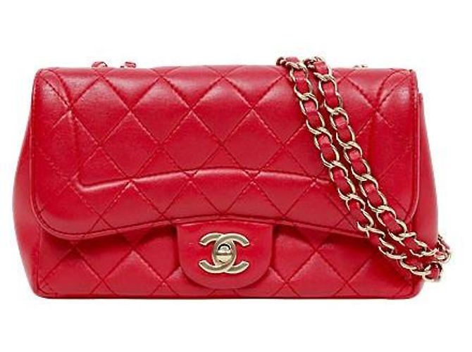 Chanel Bolsa de ombro acolchoada vermelha com aba Vermelho