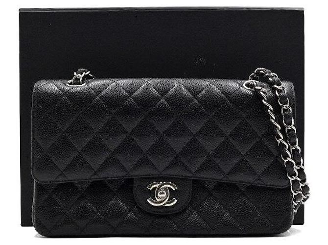 Chanel Sac à épaule Medium en cuir Caviar noir classique avec chaîne argentée