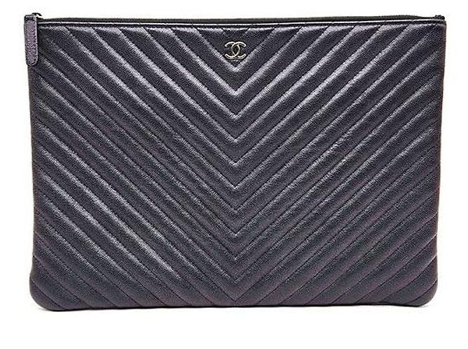 Chanel Caviar Chevron Clutch Large Schwarz