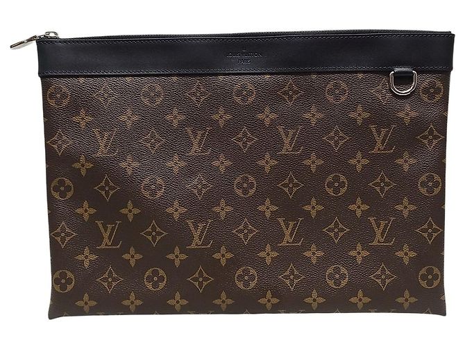 Louis Vuitton Bolsa Discovery Monogram Macassar Marrom