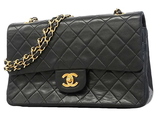 Borsa a tracolla Chanel Matelassé in pelle d'agnello nera Nero