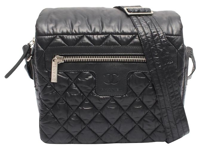 Bolsa de Ombro Chanel Coco Cocoon Small Messenger Preto