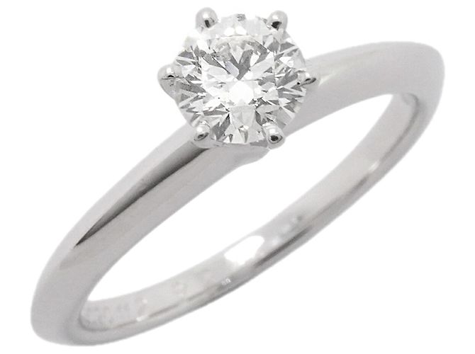 Anel Solitário Tiffany & Co. em Platina