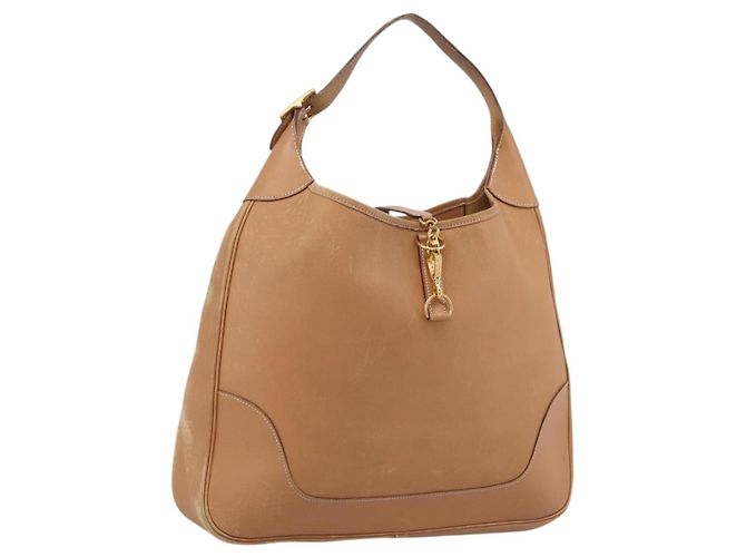 Hermès Bolsa de ombro HERMES Trim 38 em couro Beige Gold Auth 199943A Bege Dourado