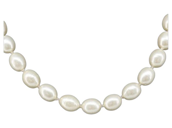 Collar de perlas CHANEL metal Gold White CC Auth bs37053V Blanco Dorado