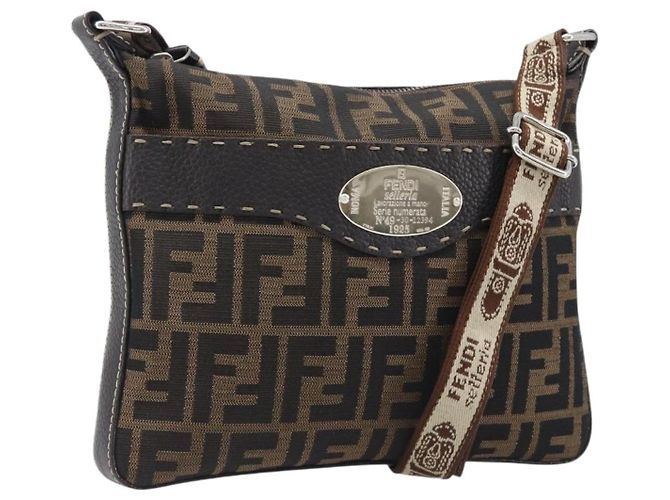 Borsa a tracolla FENDI Zucca Canvas Celeria Nero Marrone Auth 199921A