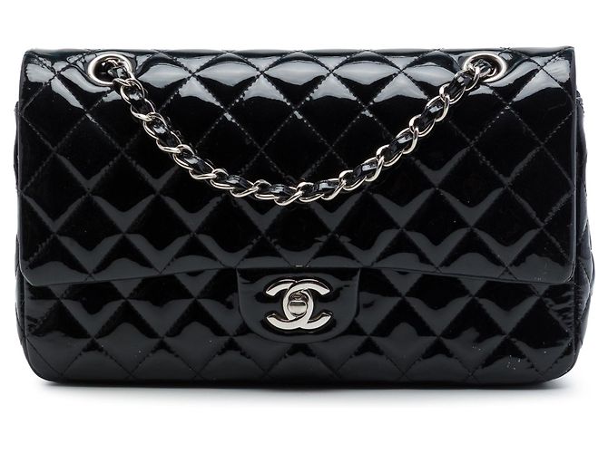 Borsa a tracolla Chanel Medium Classic Double Flap in vernice nera Nero