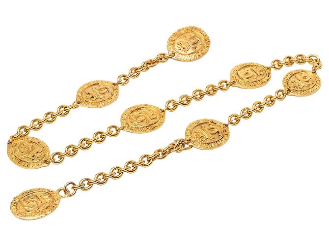 Cinturón de cadena Chanel CC con medallón chapado en oro Dorado