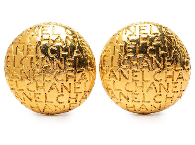 Chanel vergoldete Clip-On-Ohrringe mit eingraviertem Logo Golden