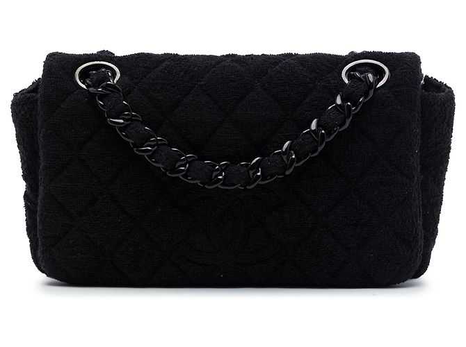 Bolsa de ombro com aba Chanel CC acolchoada em tecido de toalha preto