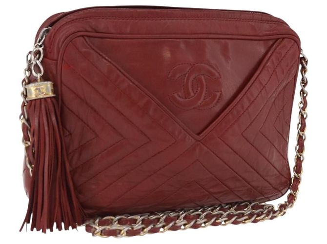 CHANEL Bolsa de Ombro com Corrente em pele de cordeiro vermelha e dourada CC