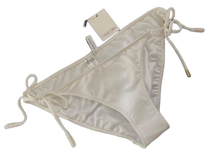 Bikini blanco de Calvin Klein