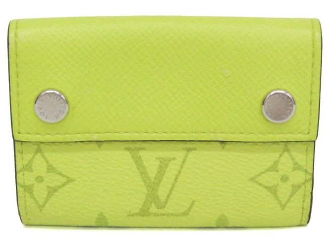 Cartera compacta Louis Vuitton Taigarama Discovery Amarillo