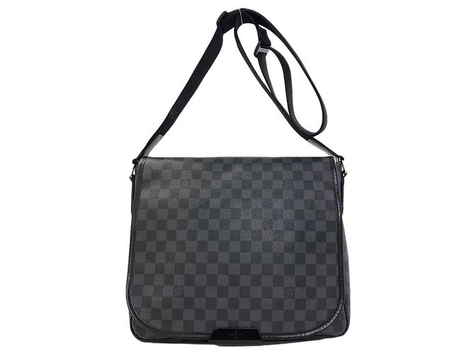 Louis Vuitton N58029 Daniel MM Shoulder Bag Damier ebene