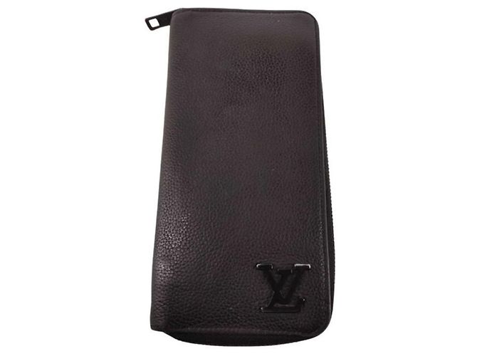 Louis Vuitton Long Wallet Aerogram Zippy Vertical Black