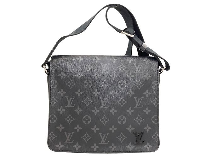 Louis Vuitton District PM Shoulder Bag Monogram