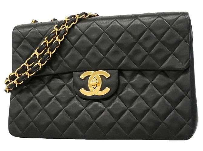 Borsa a tracolla Chanel in pelle d'agnello nera Nero