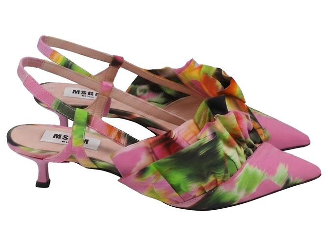 MSGM Kitten Heels Slingback mit floralen Rüschen aus multicoloured Satin Mehrfarben