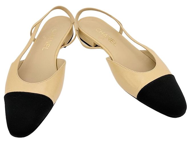 Chanel Slingback bicolore in pelle nero e beige Marrone