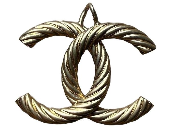 Chanel Maxi CC-Logo-Anhänger Gedreht Goldfarben Golden