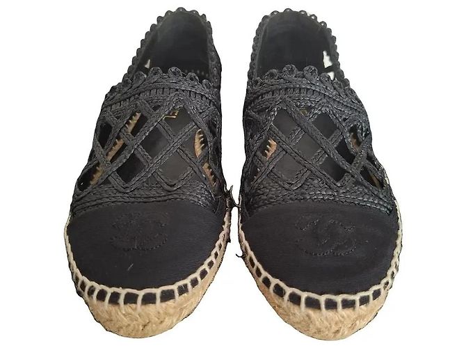 Chanel Espadrilles aus schwarzem Canvas und Stroh