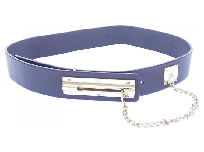 Cinto Standard Chanel em Pele de Bezerro Preta Preto