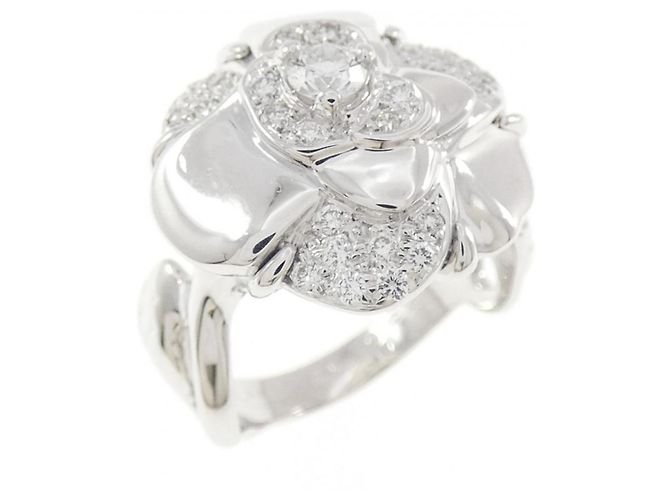 Anello Chanel Camélia in oro bianco e diamante D'oro