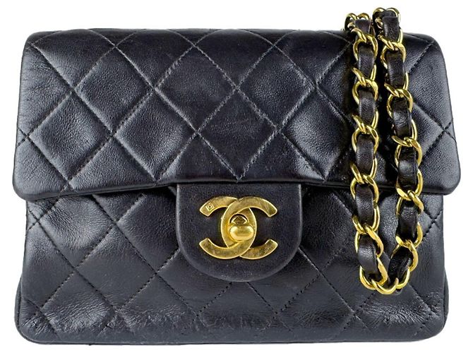 Borsa a tracolla Chanel Matelassé in pelle d'agnello Nero