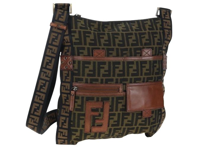 Borsa a tracolla FENDI Zucca Canvas Marrone Nero Auth 199194V