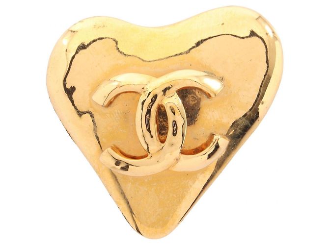 Timeless Broche Chanel Coco Mark Heart Dorado