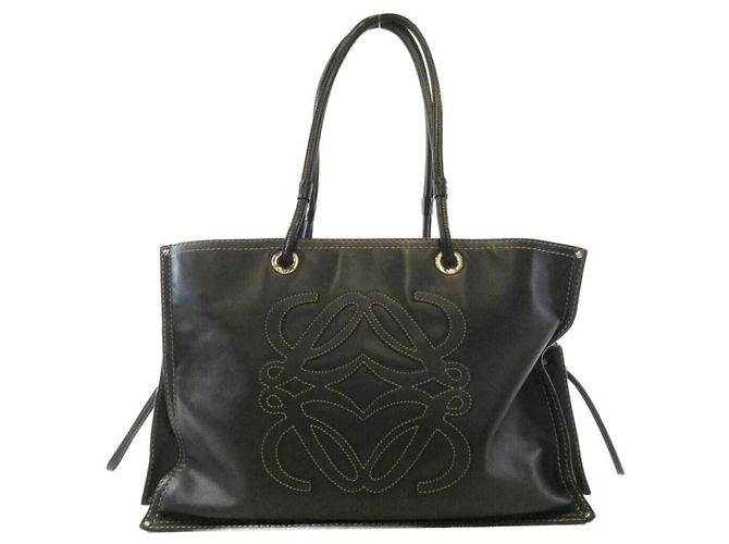 Bolsa Loewe em pele de vitelo preta Preto