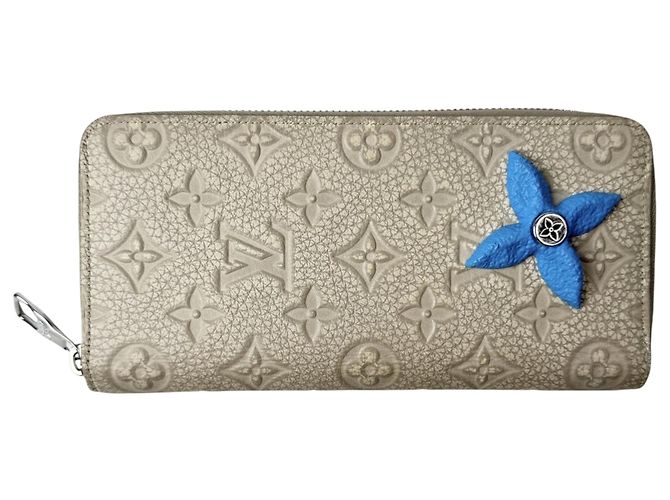 Louis Vuitton Zippy Wallet Climbing Vertical M81573 IC White