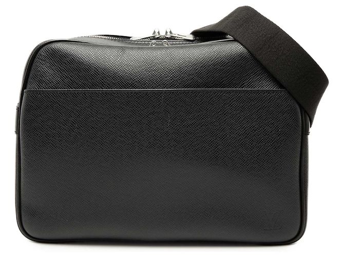 Louis Vuitton Black Taiga Reporter PM Noir